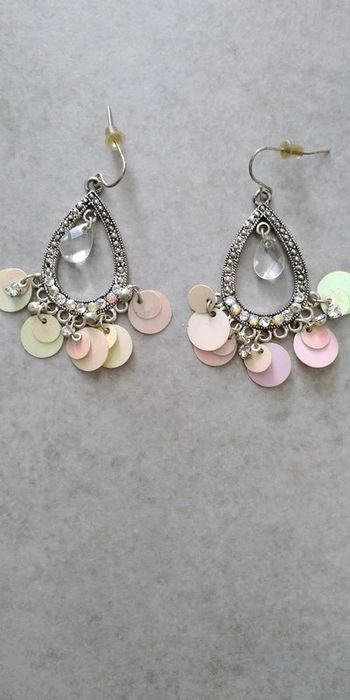 Boucle d'oreille pendante fantaisie