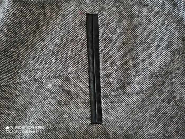 Jupe grise détail cuir T 40 - photo numéro 4