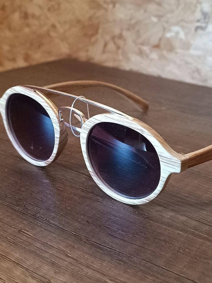 Lunettes de soleil - photo numéro 2