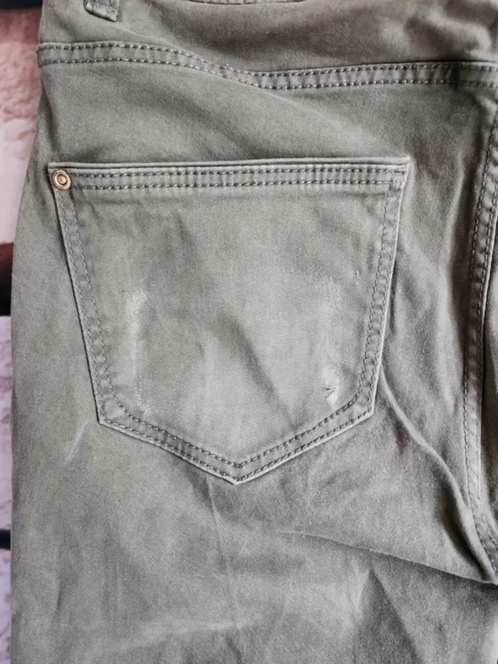 🌸Jeans skinny Vert olive Camaieu Taille 42🌸 - photo numéro 4