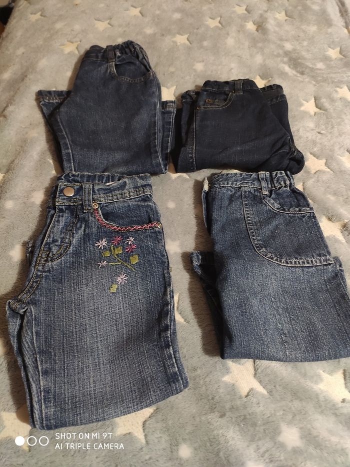 Lot de 2 jeans et 2 jupes culottes fille taille 3 ans