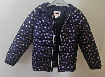 Veste matelassée bleue à motifs coeurs - Taille 6-7 ans