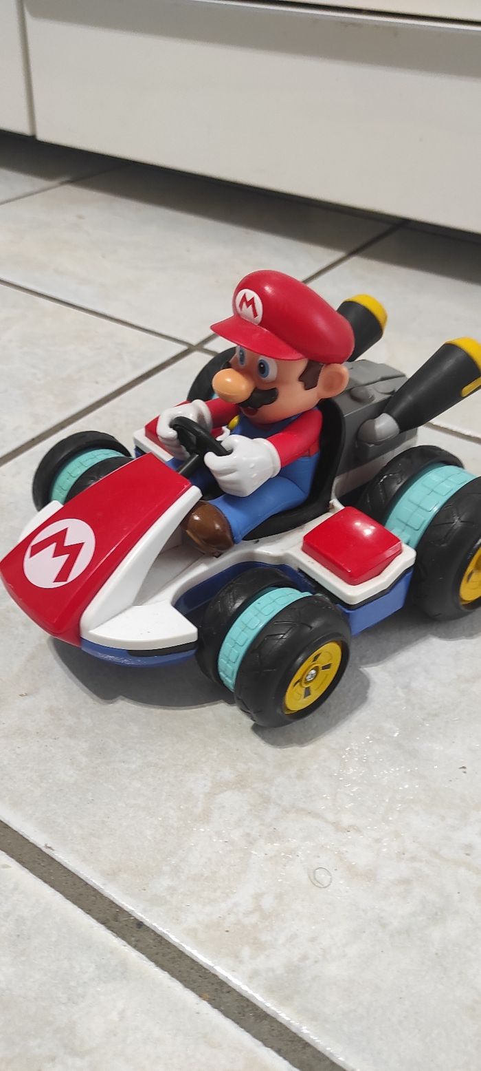 Mario voiture sans la télé commande