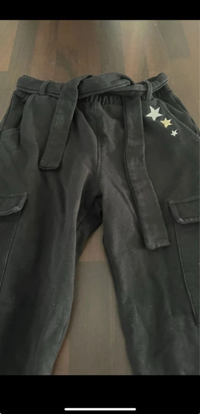 Pantalon noir cargo fille orchestra taille 8 ans en parfait état . 95% coton - photo numéro 2