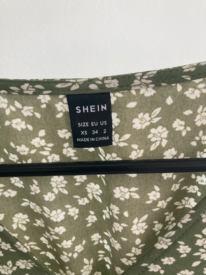 Robe verte avec ceinture - photo numéro 2