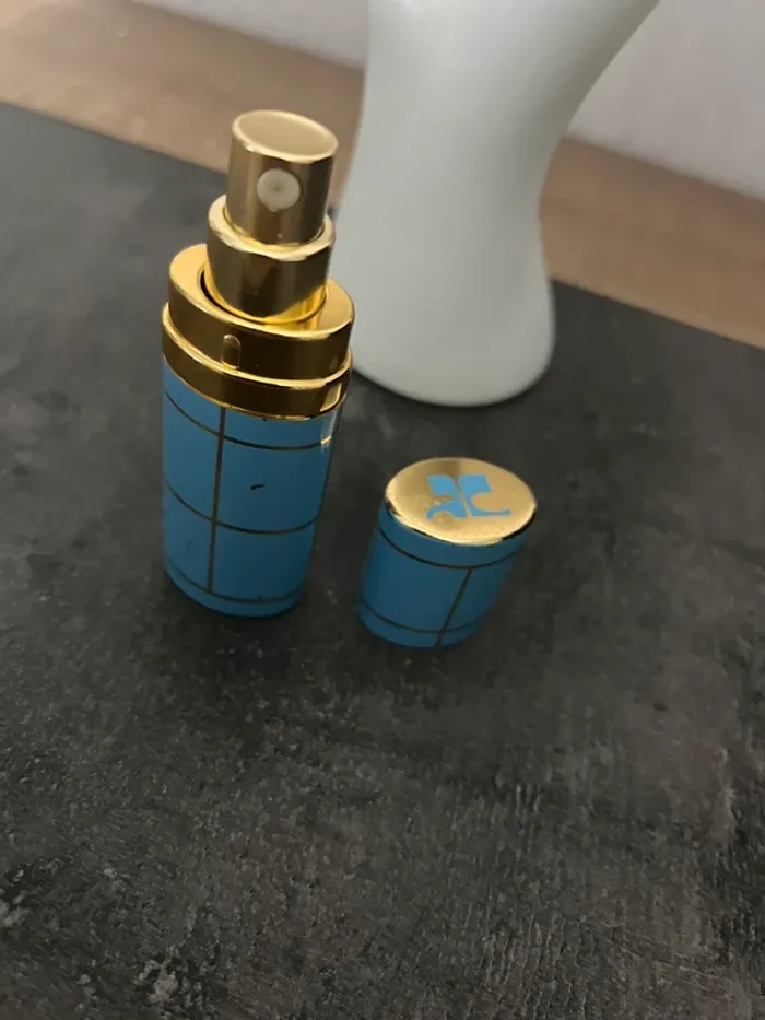 Rare Vaporisateur De Sac Courreges In Blue Vintage Rechargeable Vide - photo numéro 2