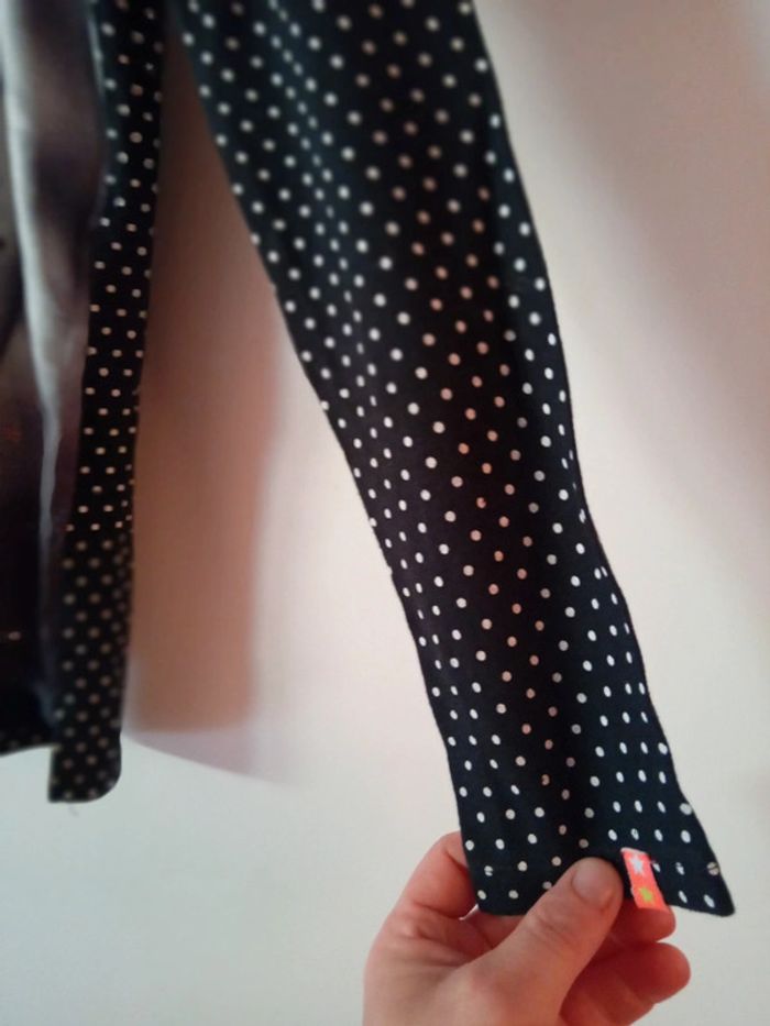Jolie blouse longues manches noir. 9 ans - photo numéro 10
