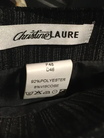Magnifique jupe moderne en 48 de la boutique Christine Laure en excellent état