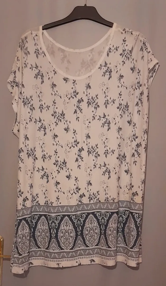 Tee-shirt manches courtes taille unique