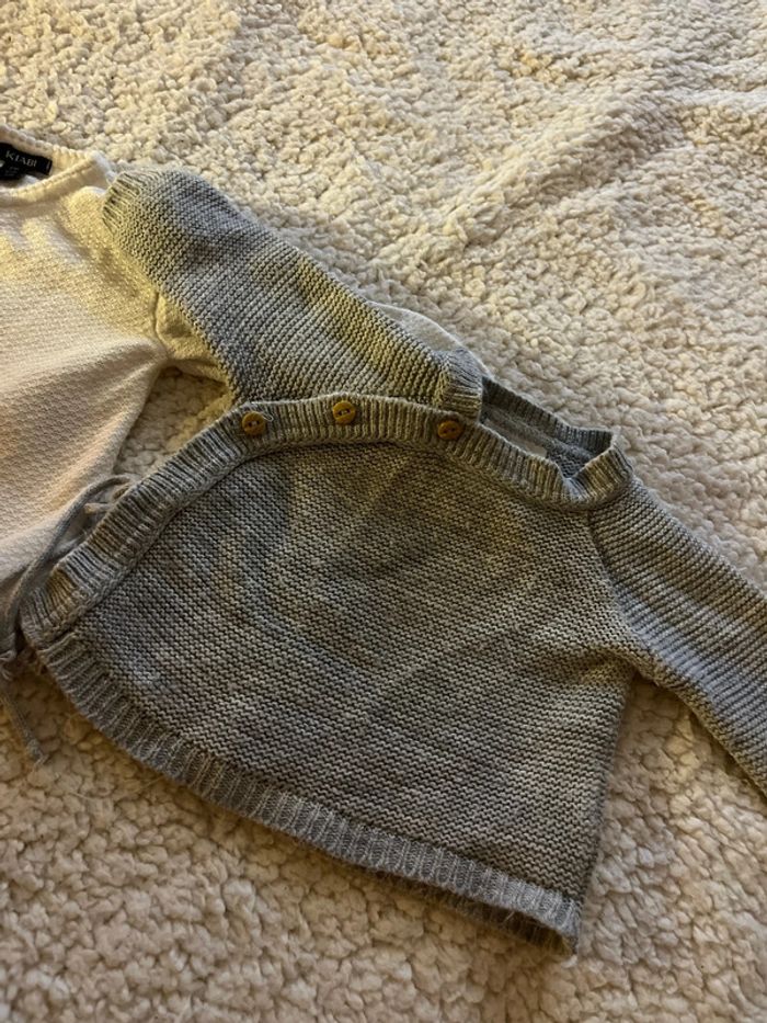 2 gilets bébé 3 mois - photo numéro 2