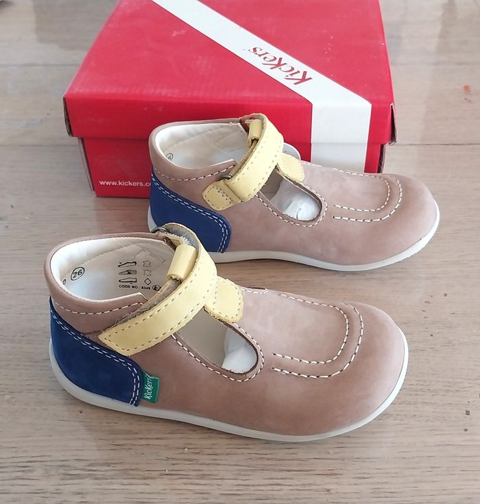 Chaussures enfant pointure 26 neuves - photo numéro 3