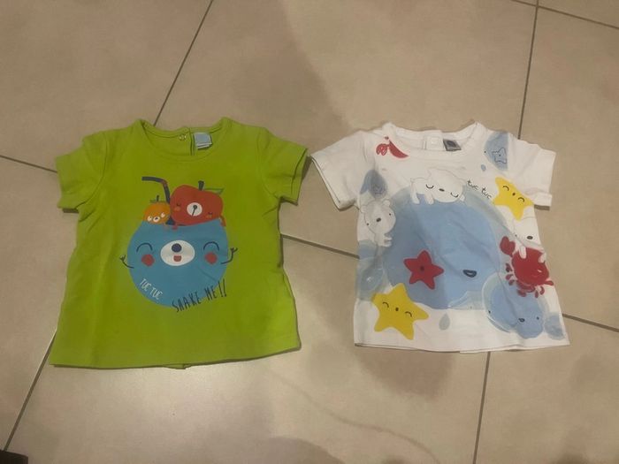 2 t-shirt taille 62-68 cm