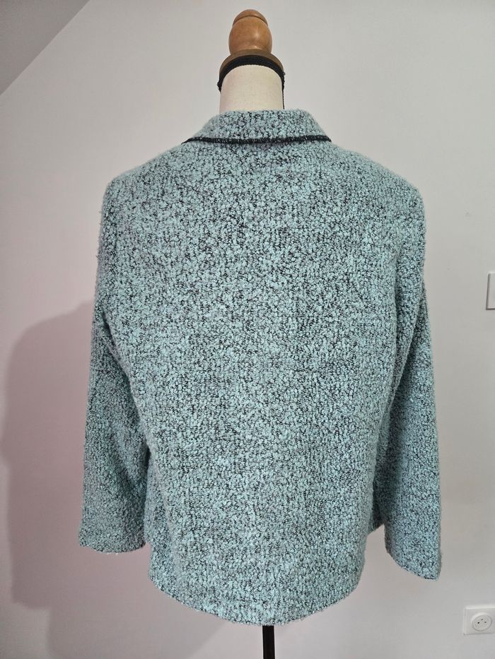 Manteau Damart en laine bouclée bleu pastel – Chaleur et élégance - photo numéro 6