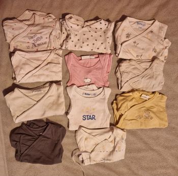 Lot de 11 bodies 1 mois