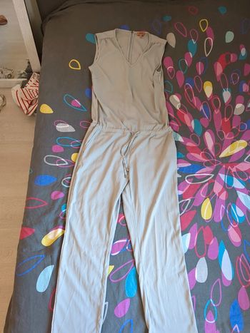 Combinaison pantalon grise taille 38