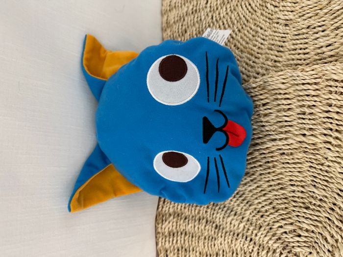 Peluche chat bleu TOURBILLON Editions Bayard mini coussin grelot - photo numéro 3