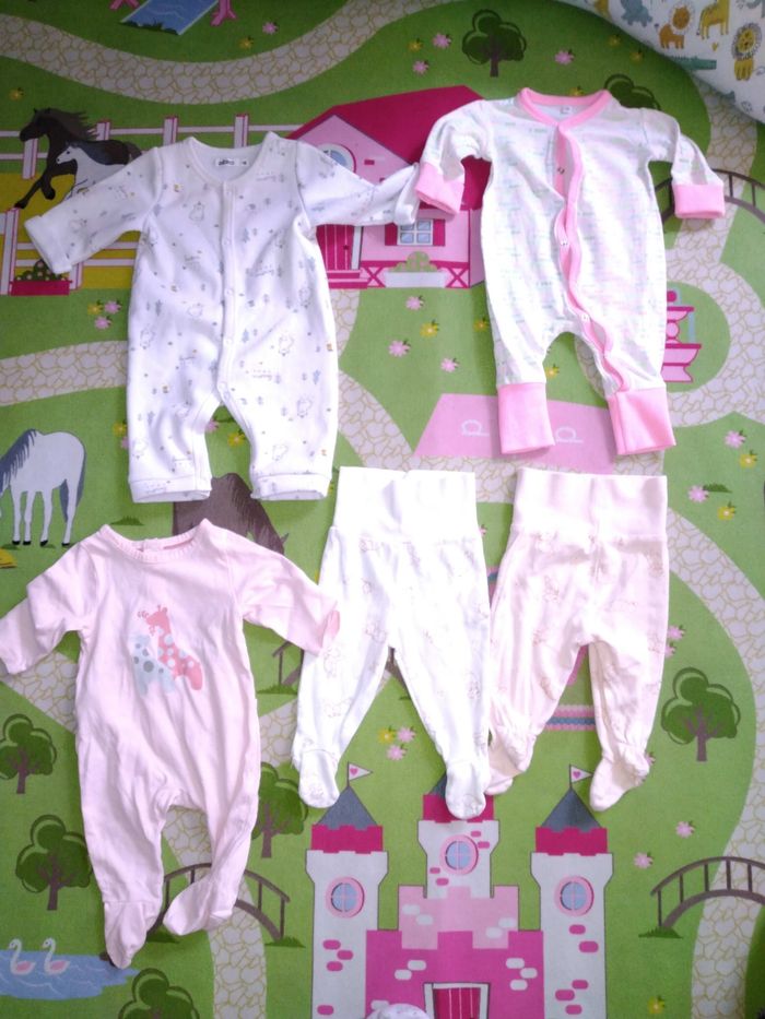 Lot 62 vêtements 1 mois fille - photo numéro 7