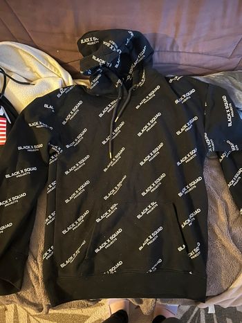 Pull noir