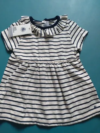 Robe petit bateau taille 12 mois