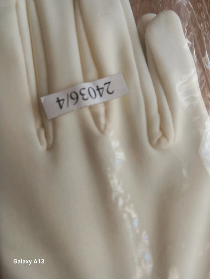 Gants ivoires strass mariage ou autre - photo numéro 4
