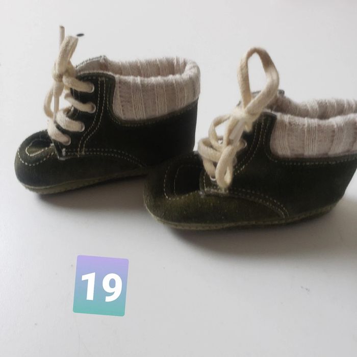 Chaussures taille 19