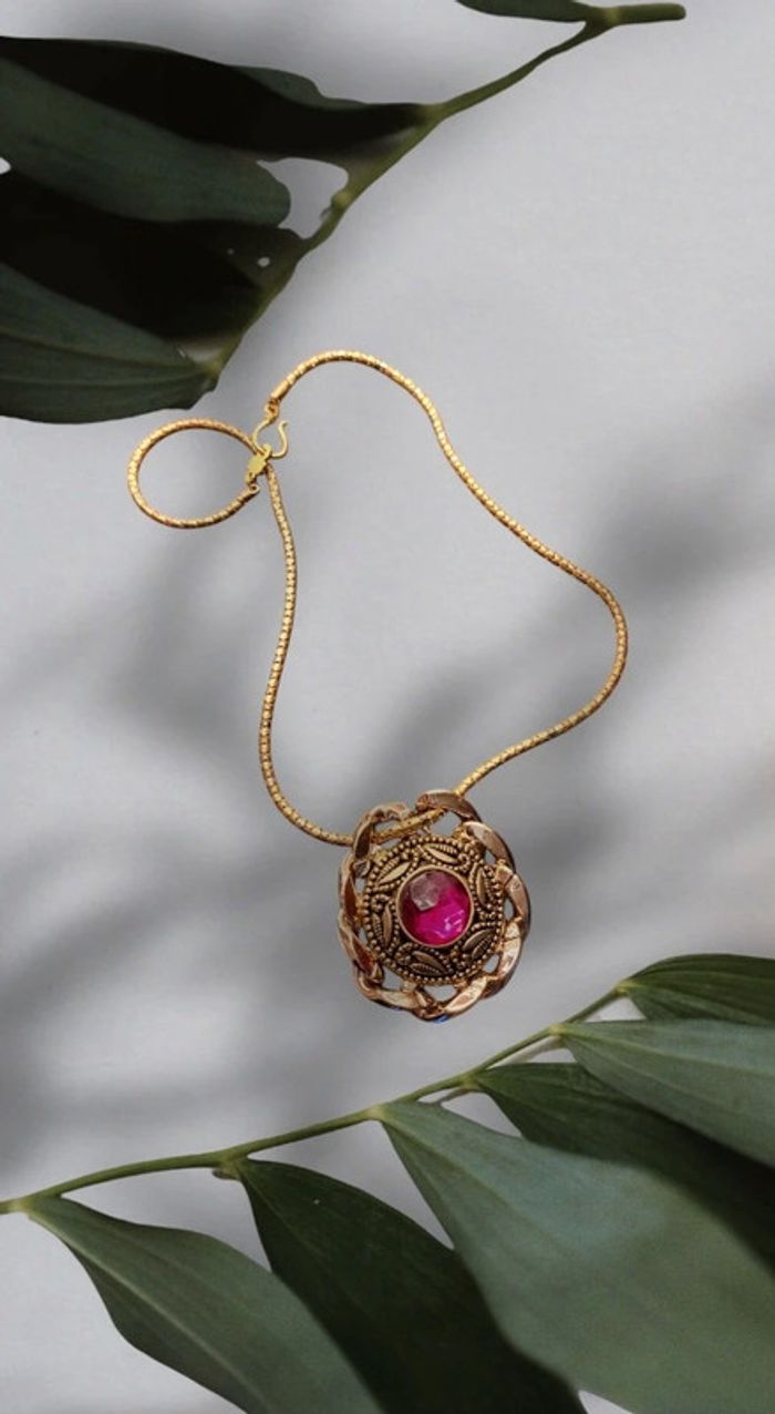 Collier gros médaillon rose et doré - photo numéro 5
