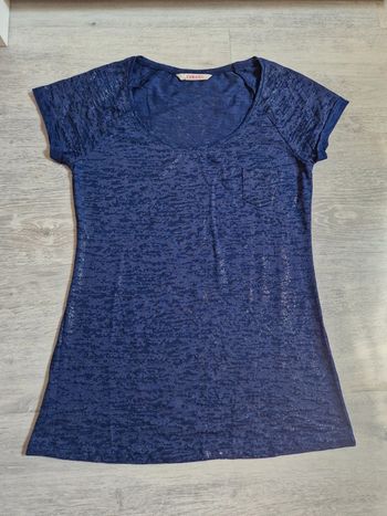 Très joli Tee-shirt camaïeu bleu et argenté avec effet de transparence