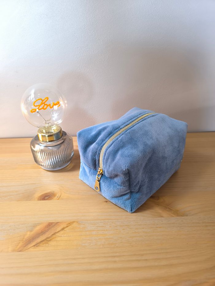 Coffret trousse de toilette et lingettes - photo numéro 3