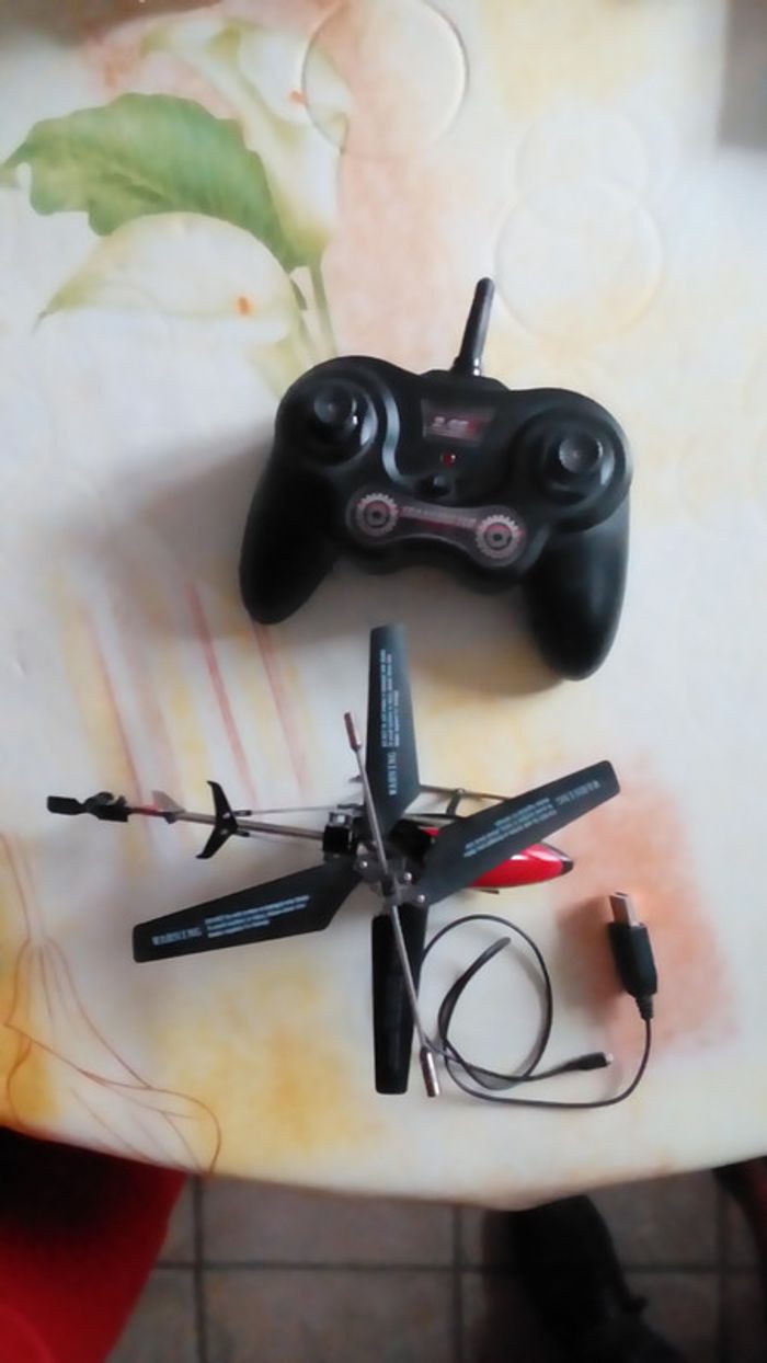 Hélicoptère UDI R / C U 820 - photo numéro 3