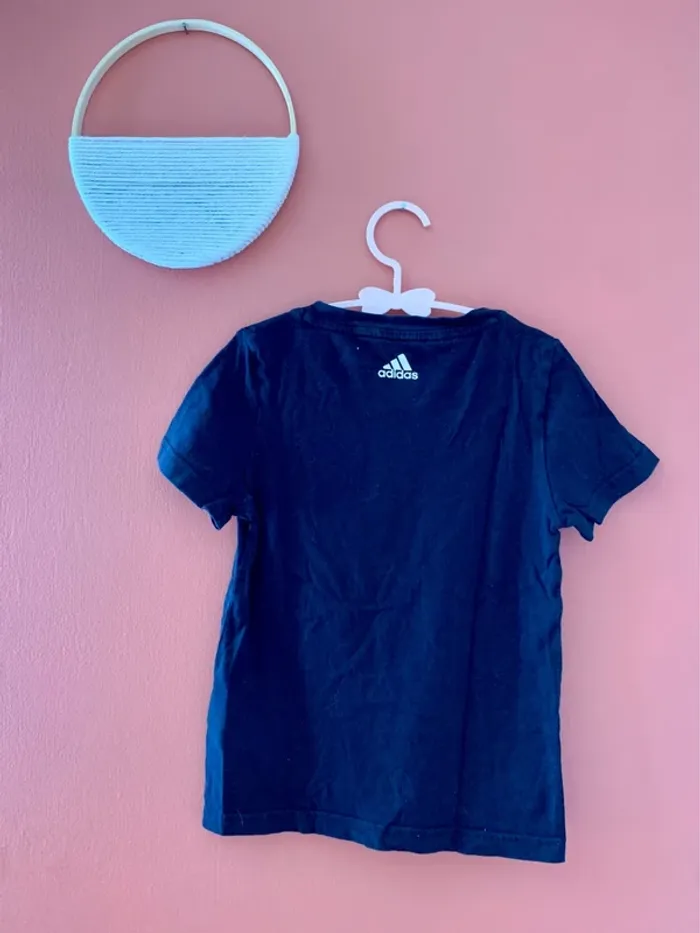 👧 T-shirt fille 7/8 ans Adidas – Noir – Très bon état - photo numéro 2