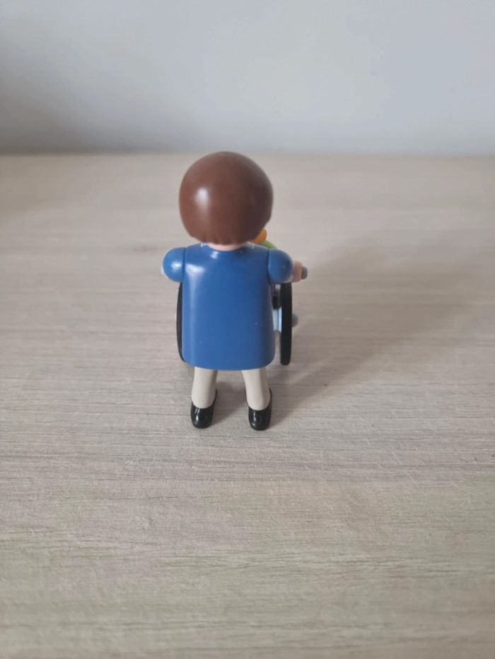 Enfant avec fauteuil roulant et papa - Playmobil - 6663 - photo numéro 3