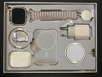 Coffret 8 en 1 / box gift • montre connectée • écouteurs  • chargeur