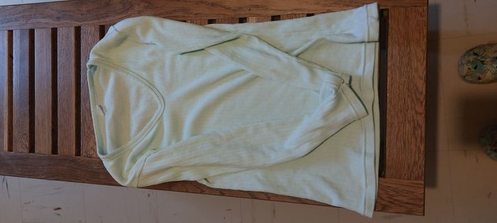 Tee shirt manche longue sans étiquette - photo numéro 4