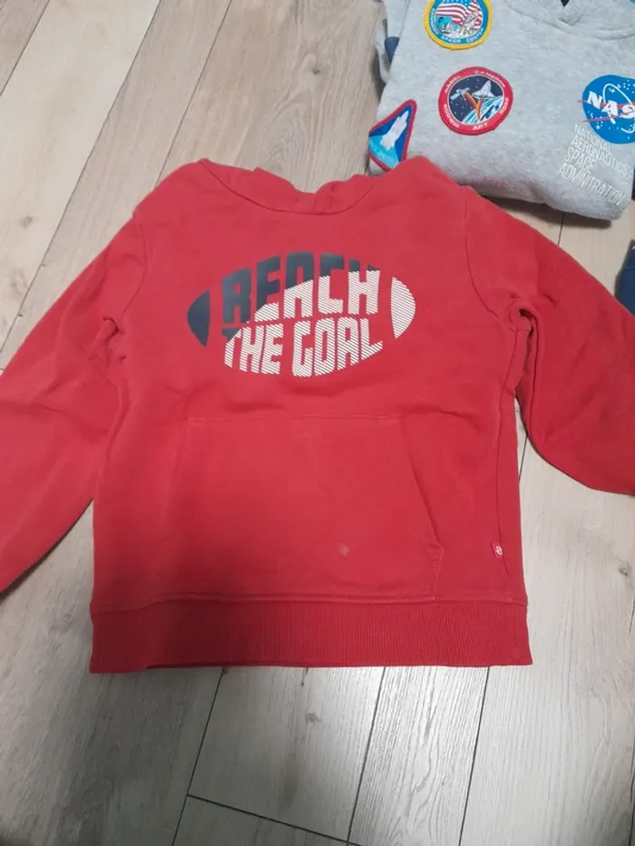 Lot de pulls et vestes 8 ans - photo numéro 2