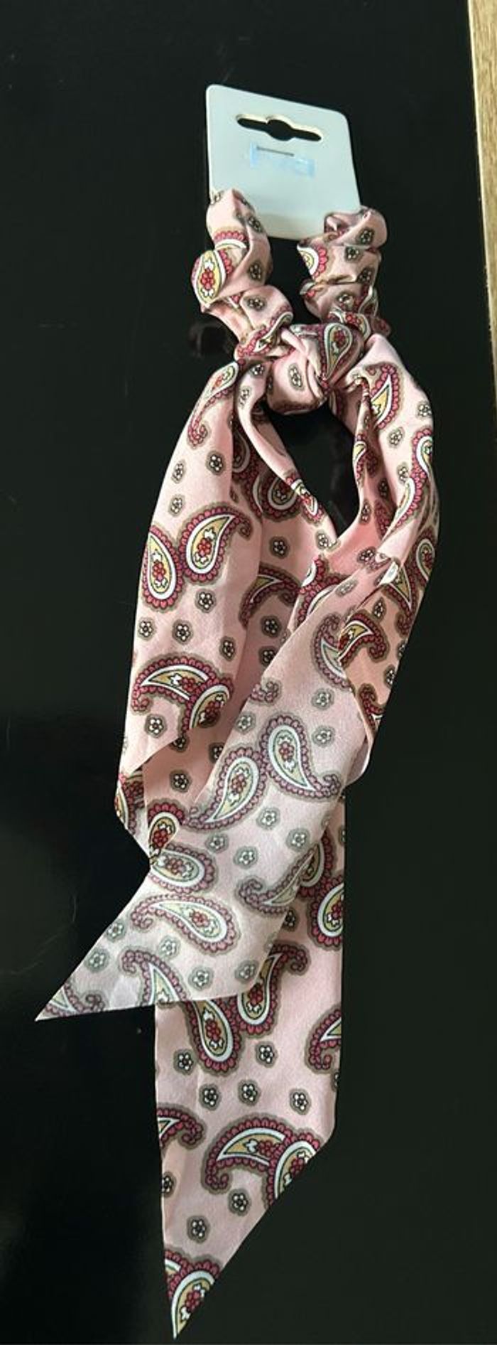 Chouchou cheveux avec ruban en satin - photo numéro 3