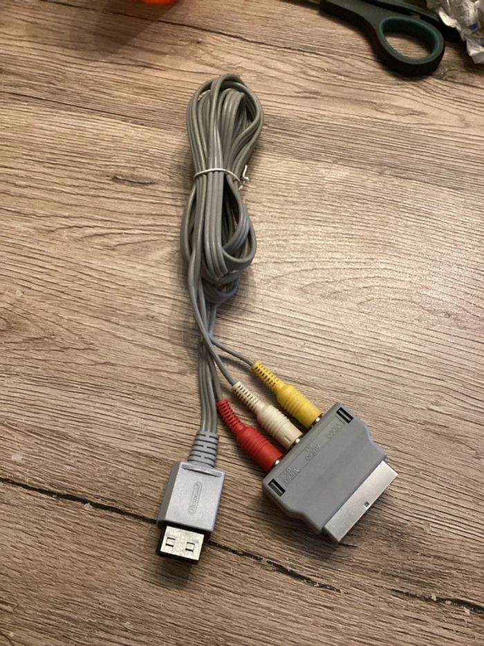 câble peritel Nintendo wii officiel Nintendo avec une peritel