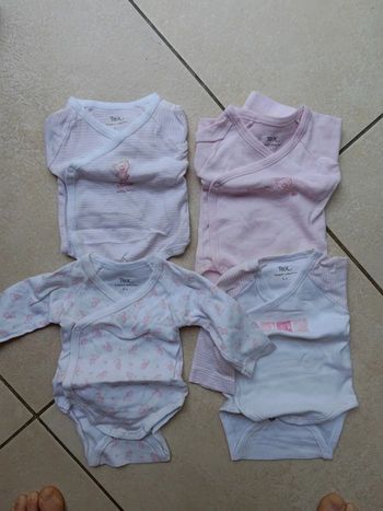 Lot 4 bodies 1 mois manches longues