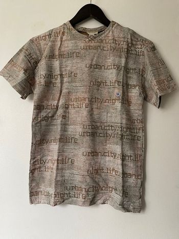 T-shirt urban city night