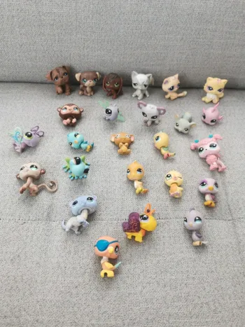 Lot de 25 figurines animaux Littlest pet shop lps Hasbro