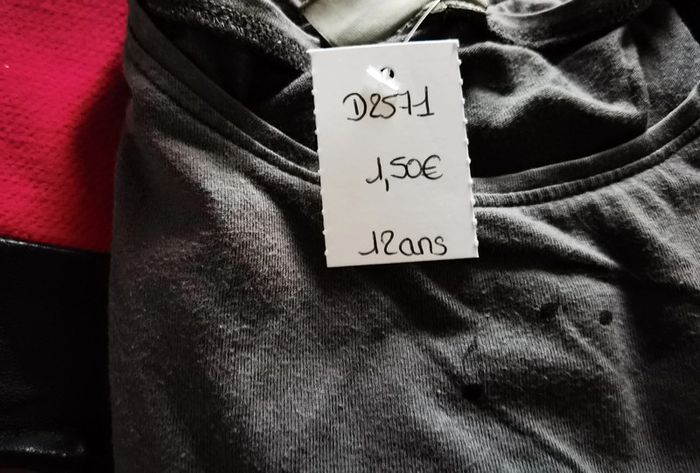 D2571 - tee-shirt MC fille 12 ans - photo numéro 3