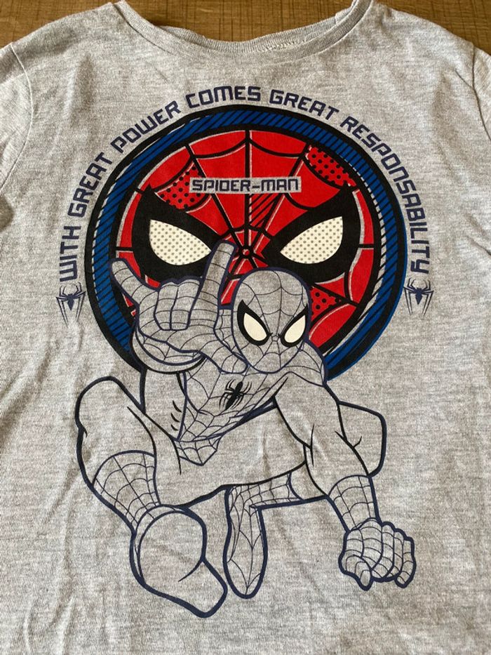 T shirt spiderman - photo numéro 2