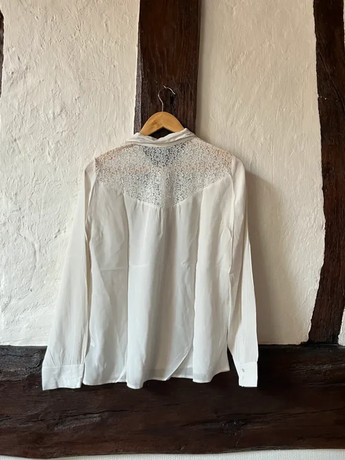 Chemise blanche en soie & dentelle Caroll – T. 44 - photo numéro 2