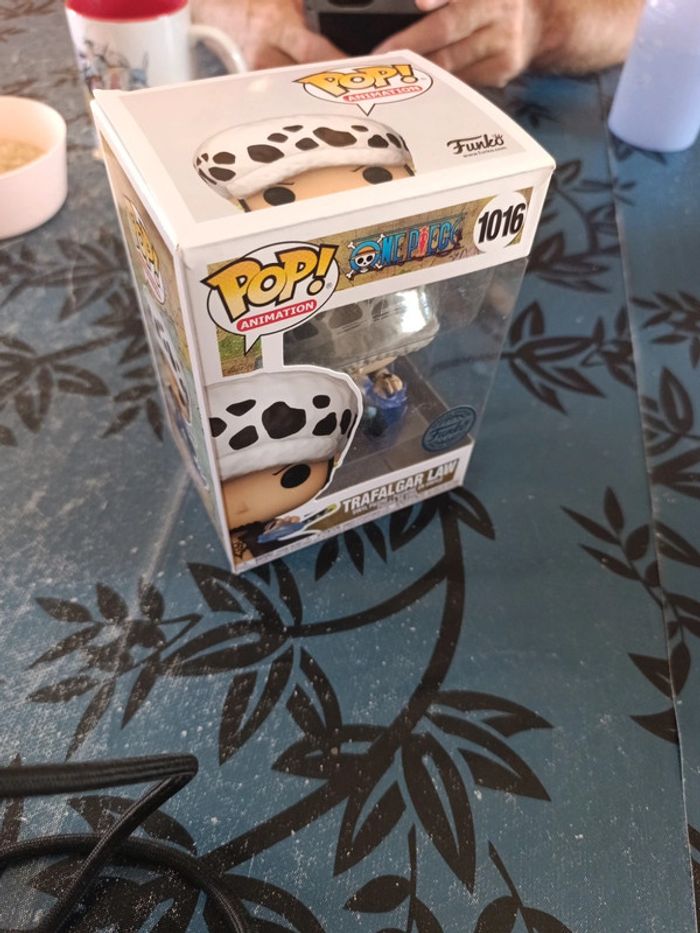 Funko pop one piece 1016 Trafalgar law - photo numéro 4