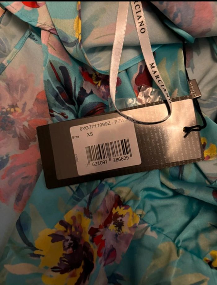 Robe Guess taille xs - photo numéro 2