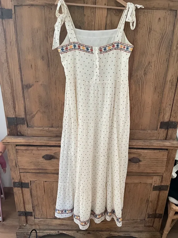 Superbe robe Sezane t 44 - photo numéro 3