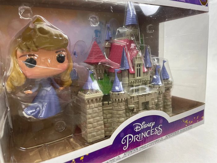Funko pop disney Princesse Aurore et son château