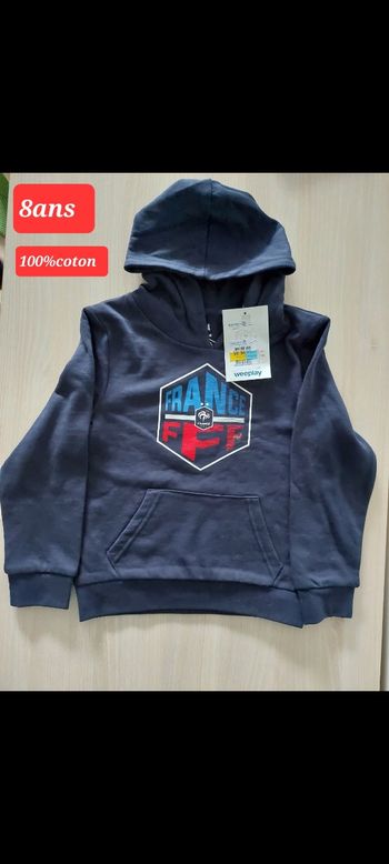 Pull avec capuche garçon 8ans