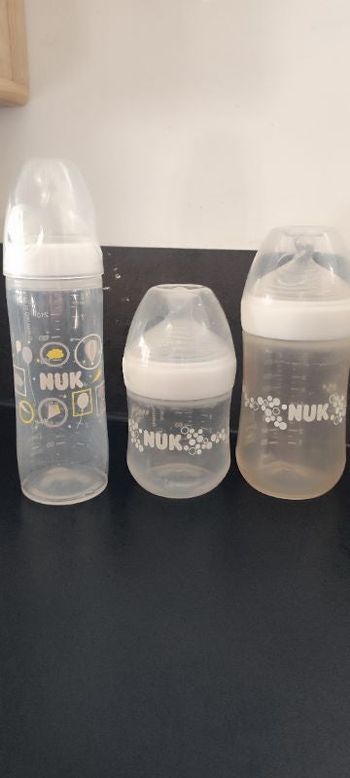 Biberons NUK en plastique