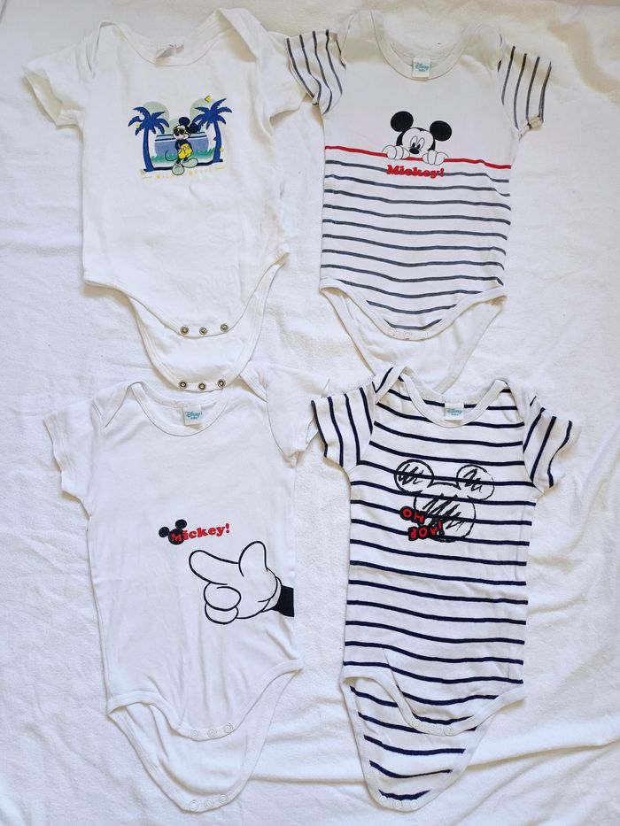 Lot de vêtements Disney 24 mois - photo numéro 4
