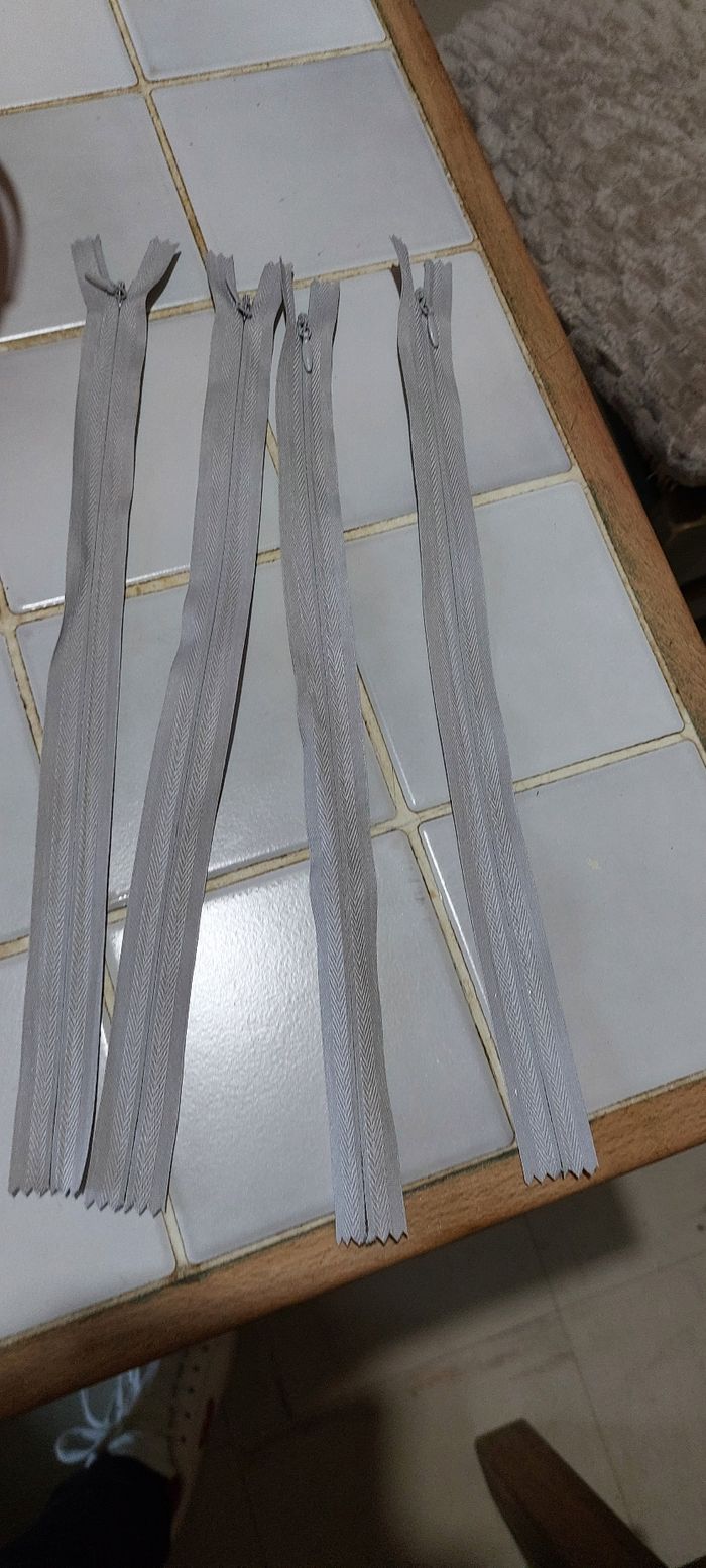 Fermeture éclair grise - photo numéro 2